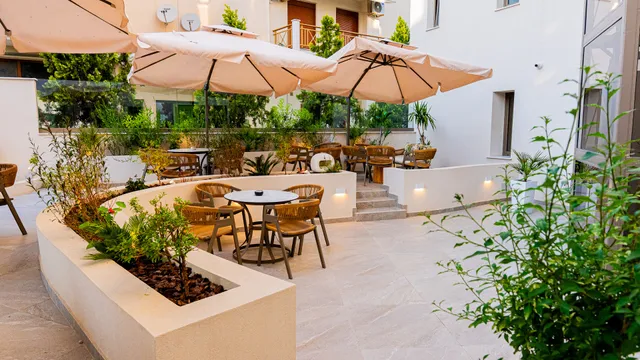 SECRETO BAR RESTAURANT