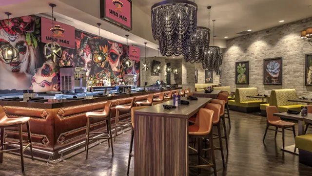 Uno Más Street Tacos + Spirits