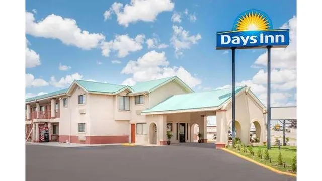 Days Inn by Wyndham Hobbs