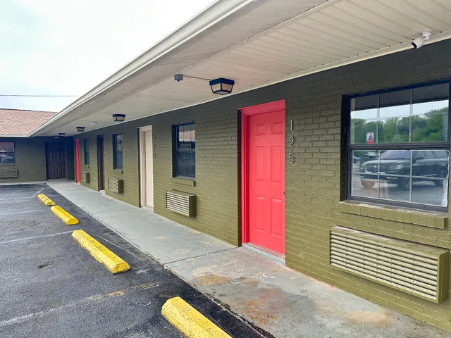 Woodland Parkview Motel