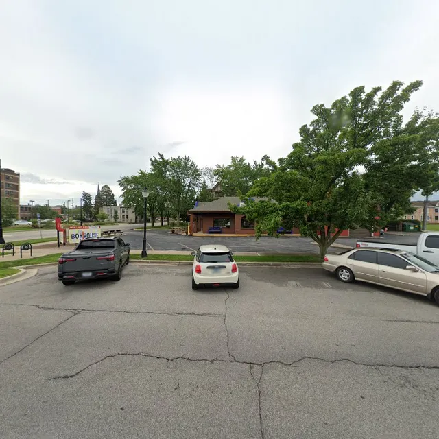 Hokkaido Sushi restaurant BOWLS & ROLLS