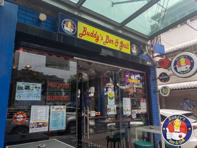Buddy's Bar & Grill (Soi 20)