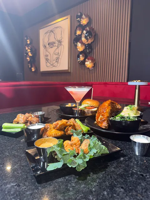 Voss Restaurant & Lounge