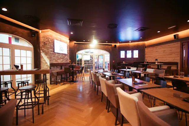 Franz Joseph Bar & Lounge