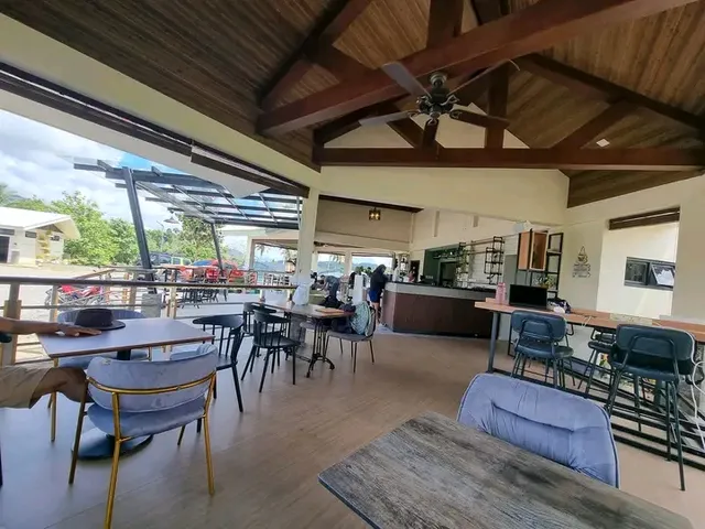 Badsbro Farm: Garden & Café