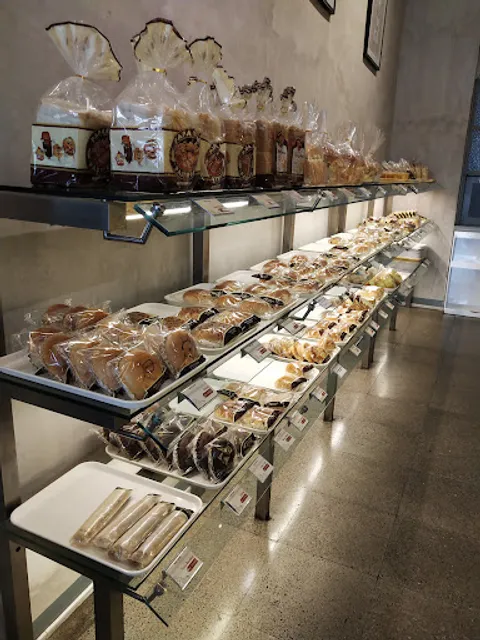 Papa & Mama Pastries