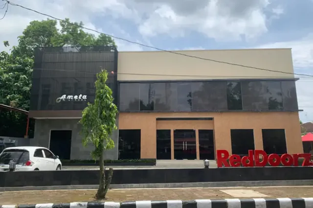 RedDoorz near Alun Alun Purbalingga