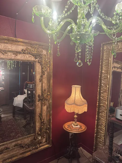 Zombi World Market & Occult: La Casita