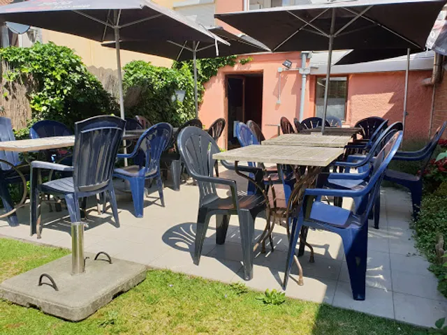 SNACK ENTRE & OSE...