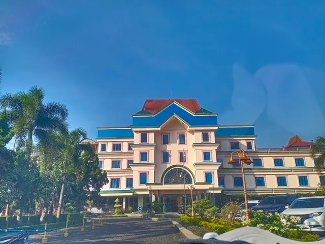 Puri Khatulistiwa Hotel