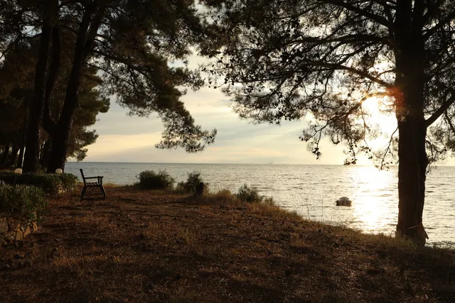 Ormos tou Pefkou houses