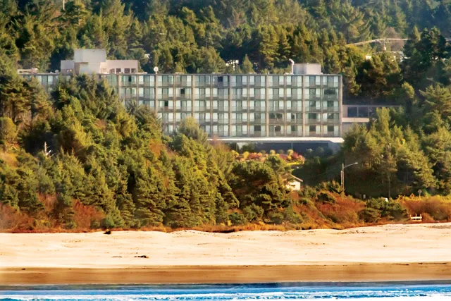 Best Western Plus Agate Beach Inn