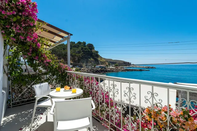 from Samaria to Livikon