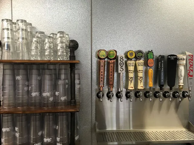 Willie's Pizza & Wings