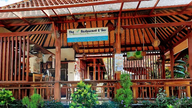 The Wait Restaurant And Bar (Western And Asean Food)