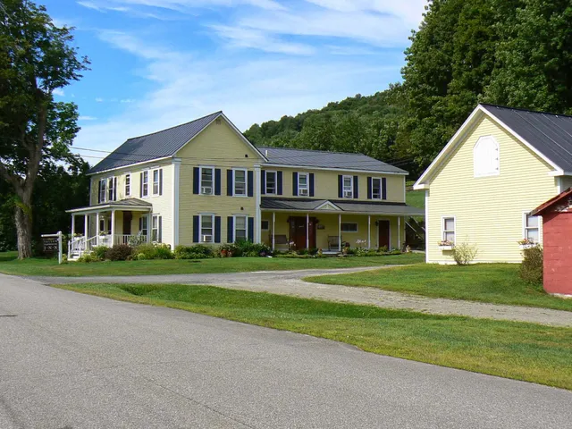 Yellow Farmhouse Inn