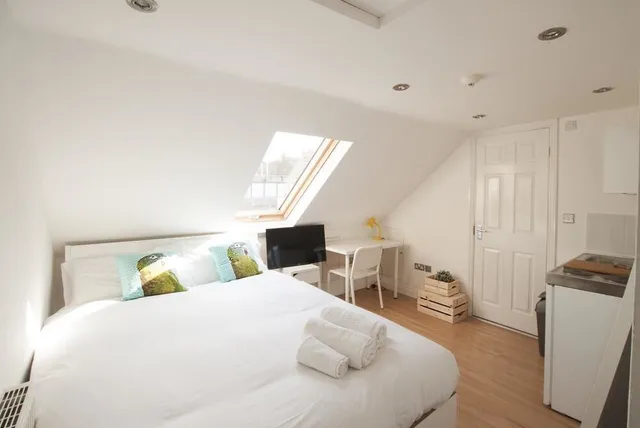 Wimbledon South Rooms by The Perfect Host