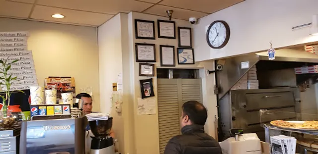 Frattellos Ristorante & Pizzeria