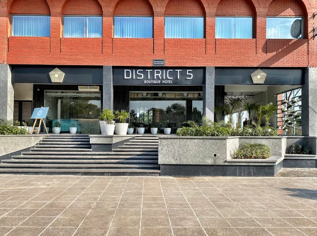 Hotel District 5