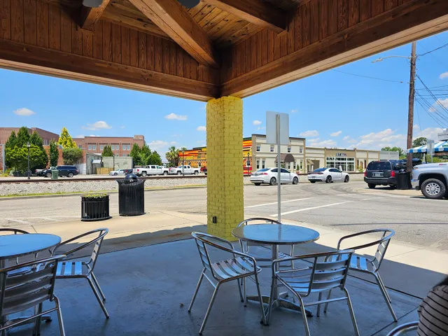 Snax Gourmet Ice Cream & Hot Dogs