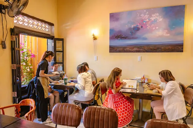 Sampan Cantonese Seafood & Bar