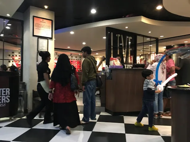 Pizza Hut Restoran - Ratu Indah Mall Makassar