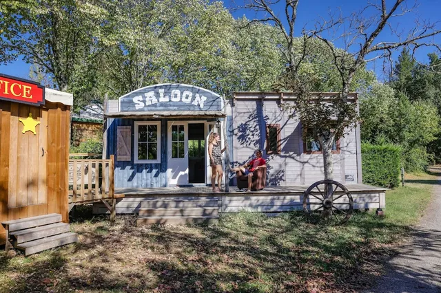 Les Auzerals Camping du lac (44 places)