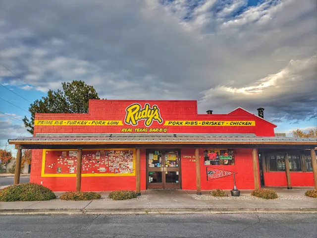 Rudy's "Country Store" and Bar-B-Q
