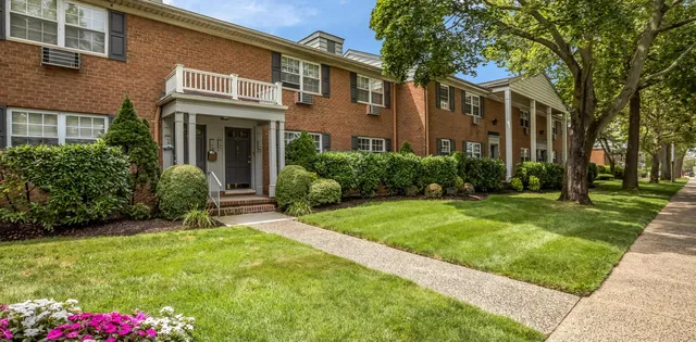 Park Lane Apartments