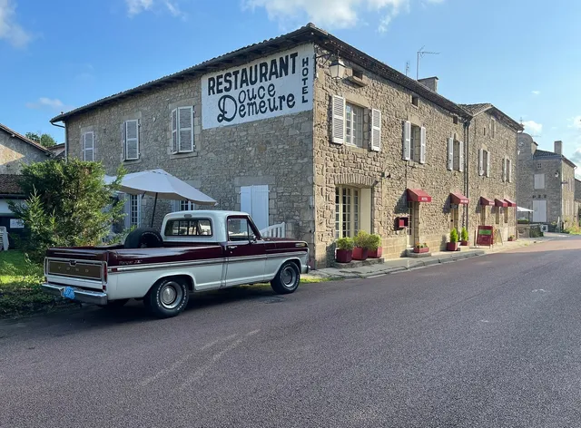 Douce Demeure, Hôtel-Restaurant de Mortemart