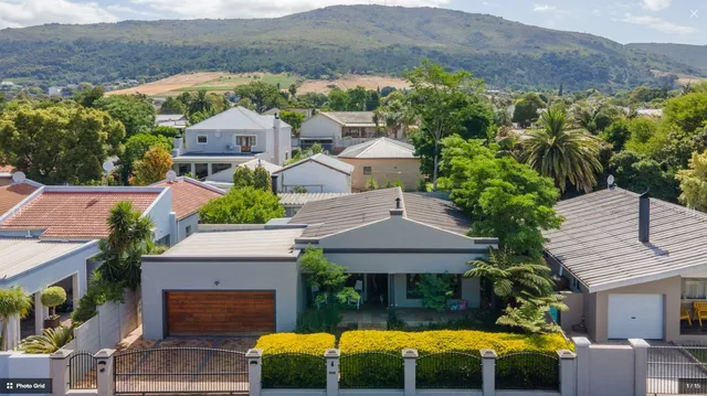 Paarl Crystal Family home