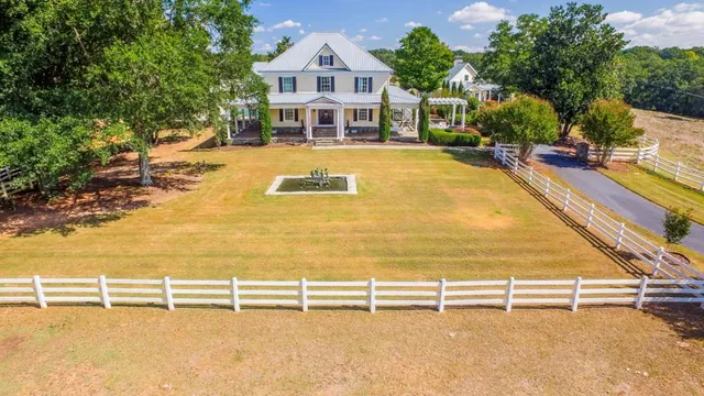 Stella's Garden Estate