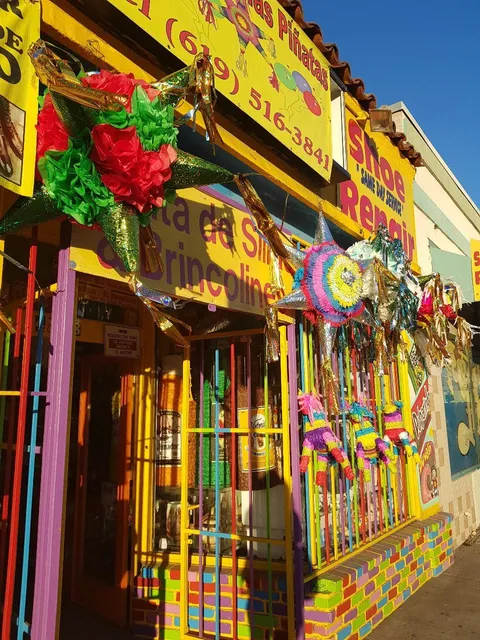 La Casa De Las Pinatas