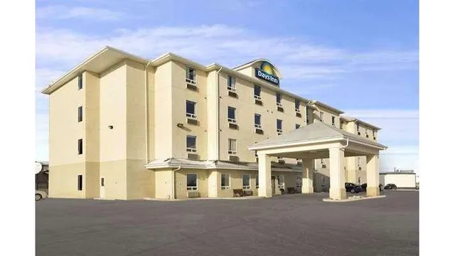 Days Inn by Wyndham Moose Jaw
