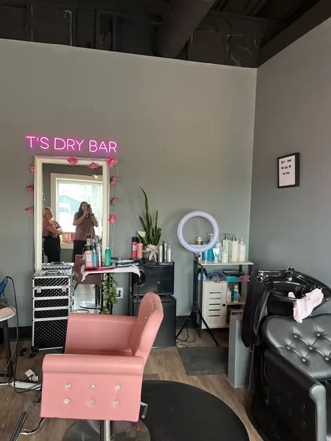 T's Dry Bar
