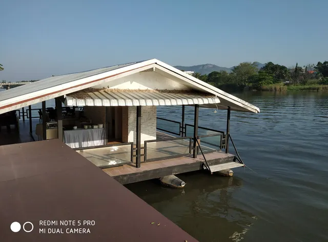 West Wonder Resort รีสอร์ทติดริมน้ำ