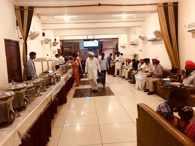 PRINCE VEGETARIAN - best family restaurant,best vegetarian,Breakfast,Lunch,Dinner,Snacks,Pizza,Sandwich,