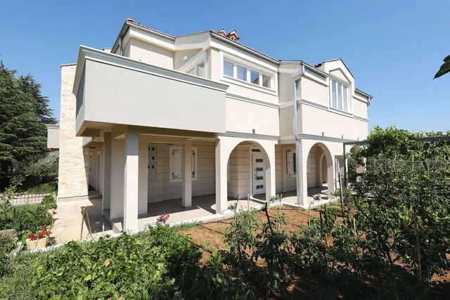 Villa Adriana Sikovo