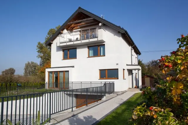 Kubryk - pokoje i apartamenty w Rewie