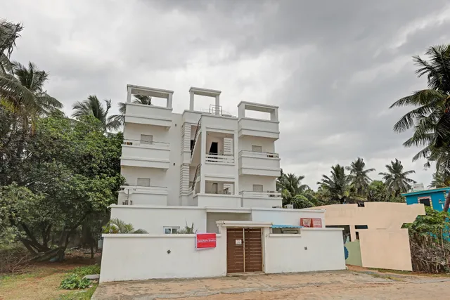 OYO Home 77608 Beach House Studio