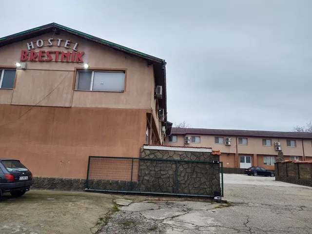 "Хостел Брестник"