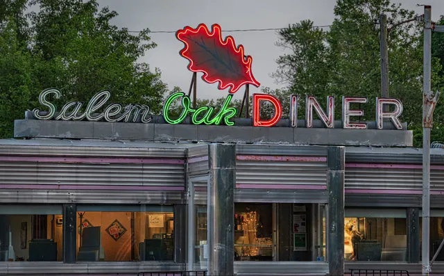 Salem Oak Diner