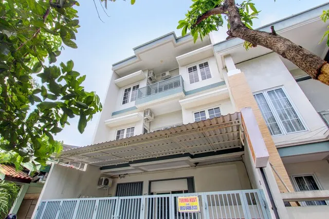 OYO 92479 Pasadena House