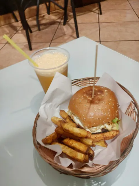 Malecón Burger Club