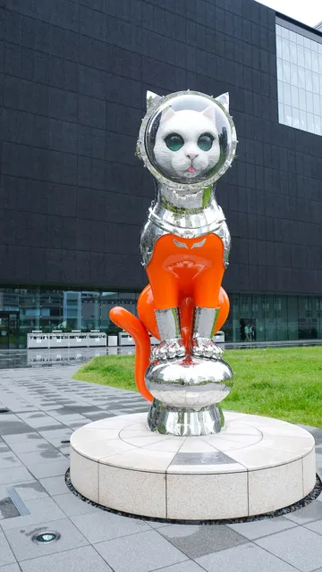 “Ship’s Cat” (Kenji Yanobe)