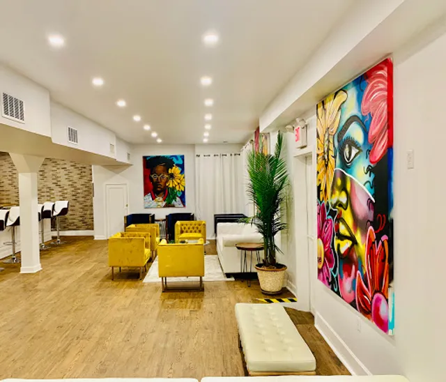 Front Row Art Lounge