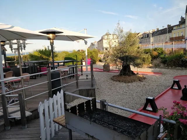 Les Terrasses du mini golf