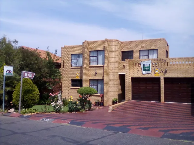 Lolo's Guest House And Conference Centre