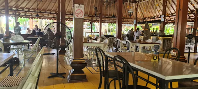 Made's Warung Berawa