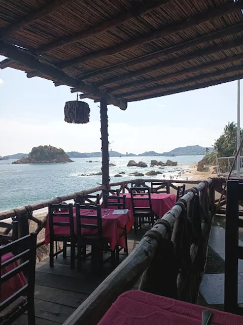 Tío Alex Mariscos y Carnes